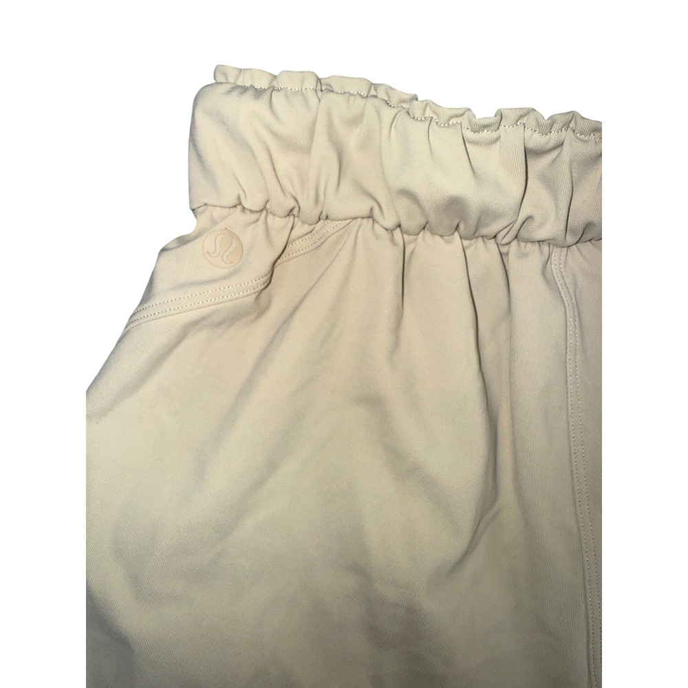 Lululemon Cinchable High Rise Shorts Womens 0 Tan Excellent High Rise Paperbag - Picture 3 of 4
